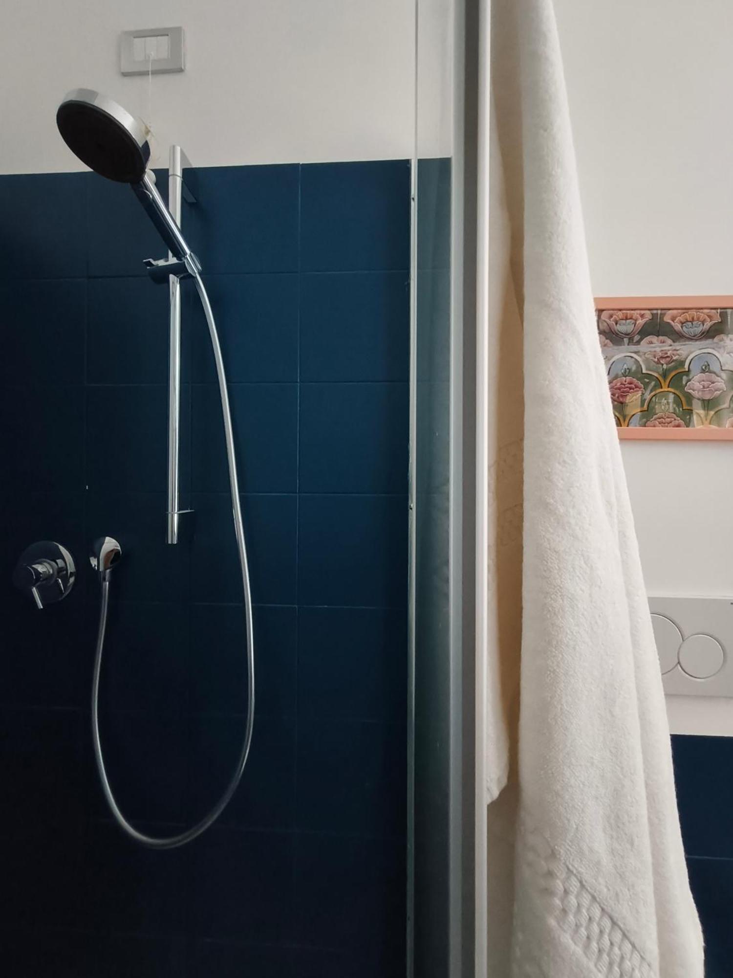 Apartamento Fluere - Via Riva Reno Bolonia Exterior foto